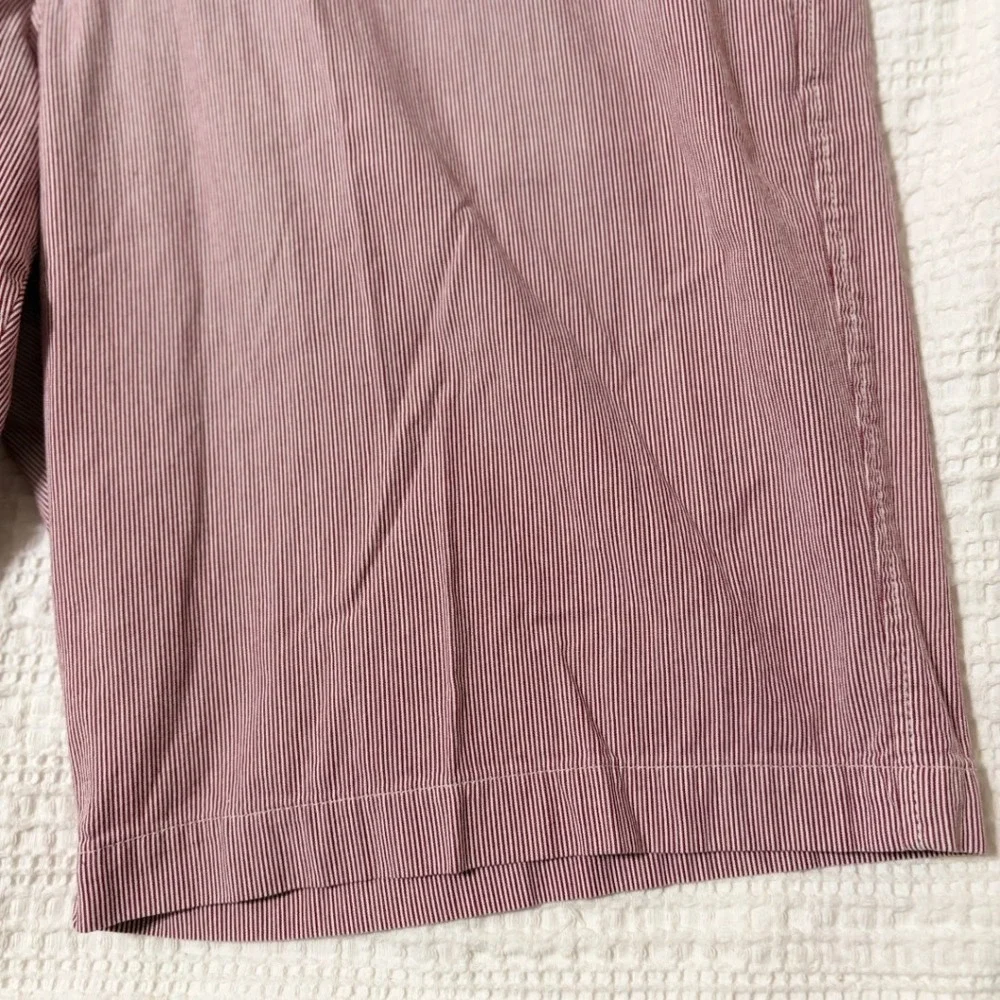 Banana Republic Chino Shorts Ticking‎ Stripe Mens 34 Red 100% Cotton Casual EUC